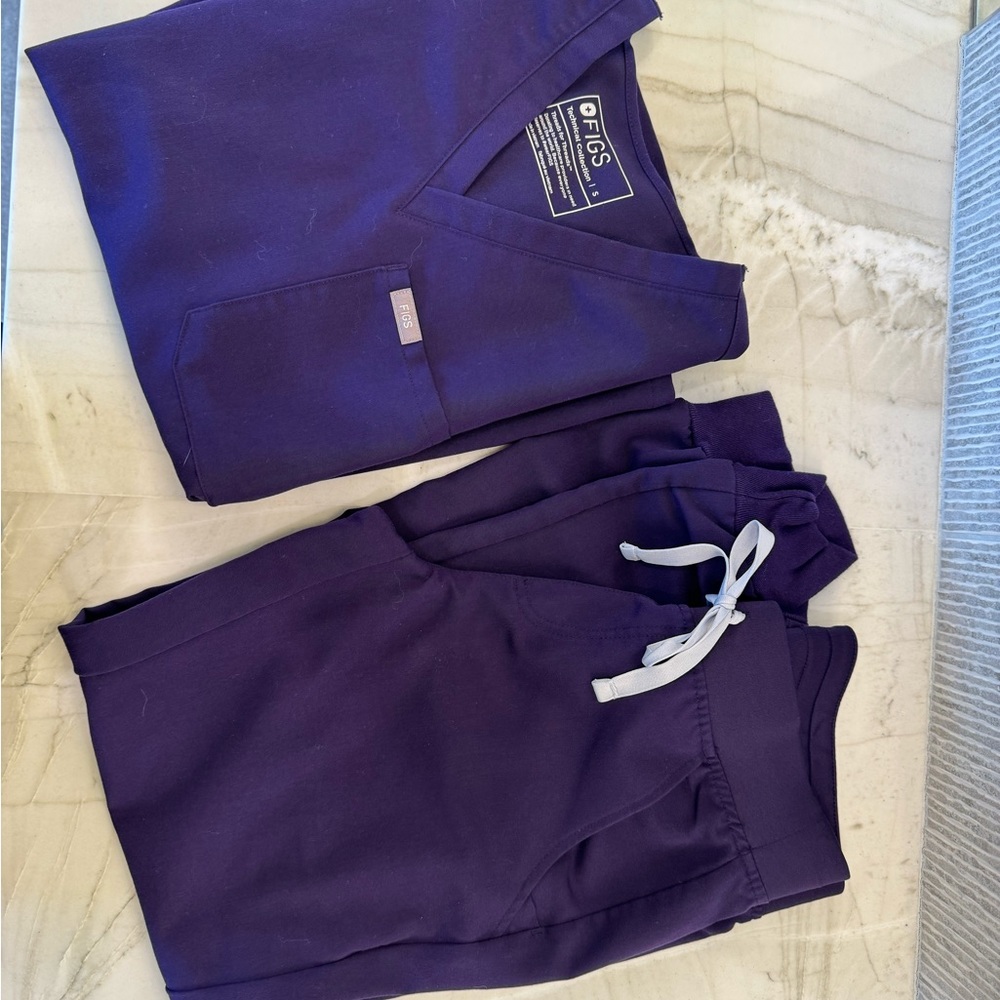 Figs scrub set in Purple Jam